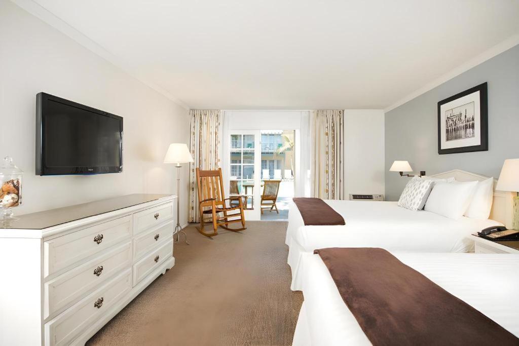 The Lafayette Hotel, Swim Club & Hotel 3*