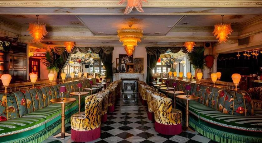 The Lafayette Hotel, Swim Club & 3*