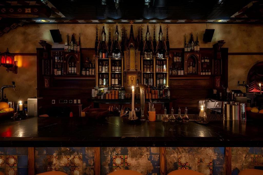 The Lafayette Hotel, Swim Club & San Diego